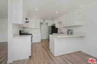 712 Pacific St #2 - Photo 4 of 8