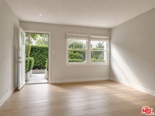 953 9th St - Photo 4 of 8