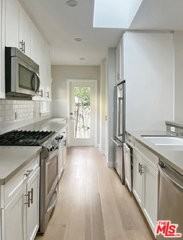 953 9th St - Photo 7 of 8