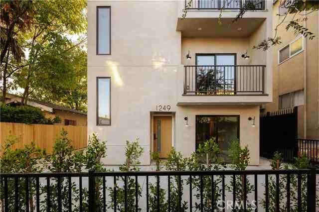 1249 Seward St #1-2 - Photo 2 of 8
