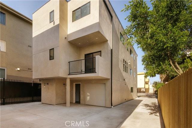 1249 Seward St #1-2 - Photo 4 of 8