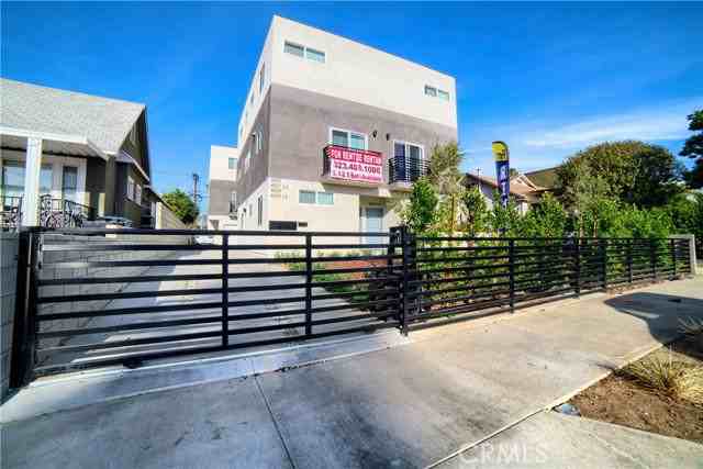 4559 1/2 Pickford St #4559