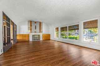 1838 S Victoria Ave - Photo 3 of 5