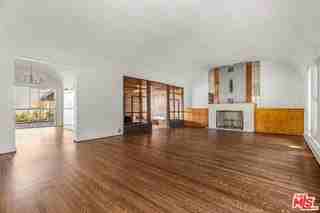 1838 S Victoria Ave - Photo 4 of 5