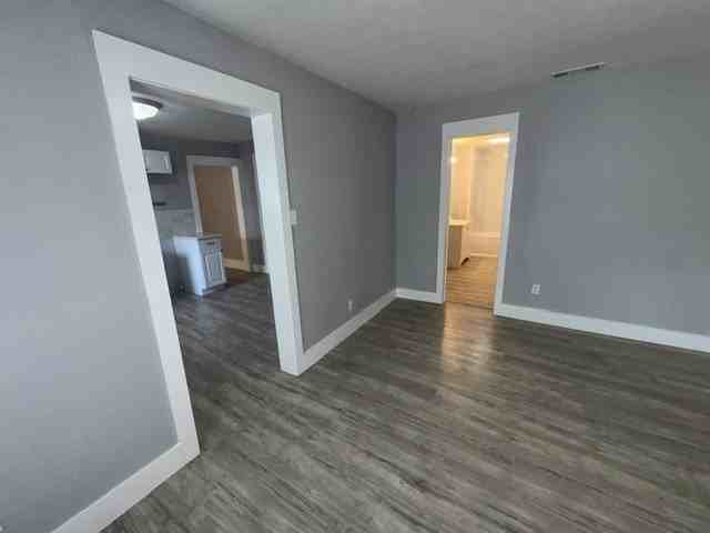 3728 S Main St - Photo 7 of 14