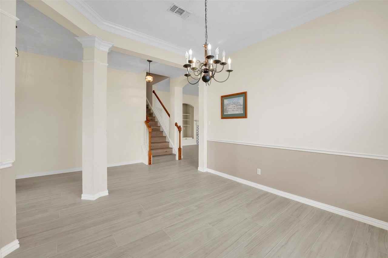 2700 Edgefield Trl - Photo 5 of 37