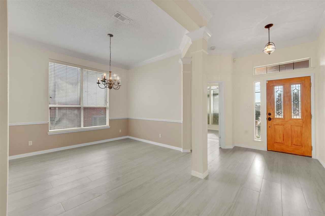 2700 Edgefield Trl - Photo 6 of 37