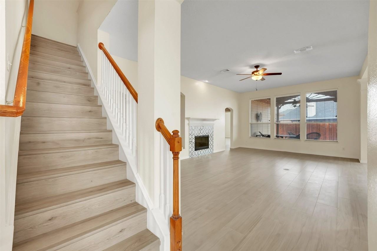 2700 Edgefield Trl - Photo 7 of 37