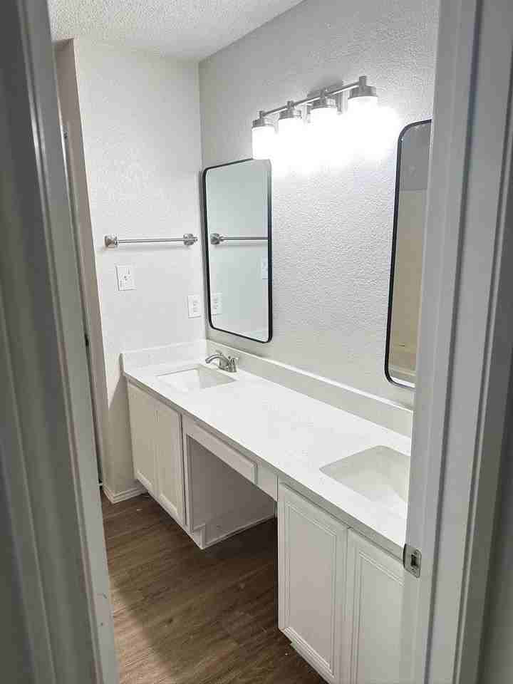 1117 Edenbrook Dr - Photo 5 of 8