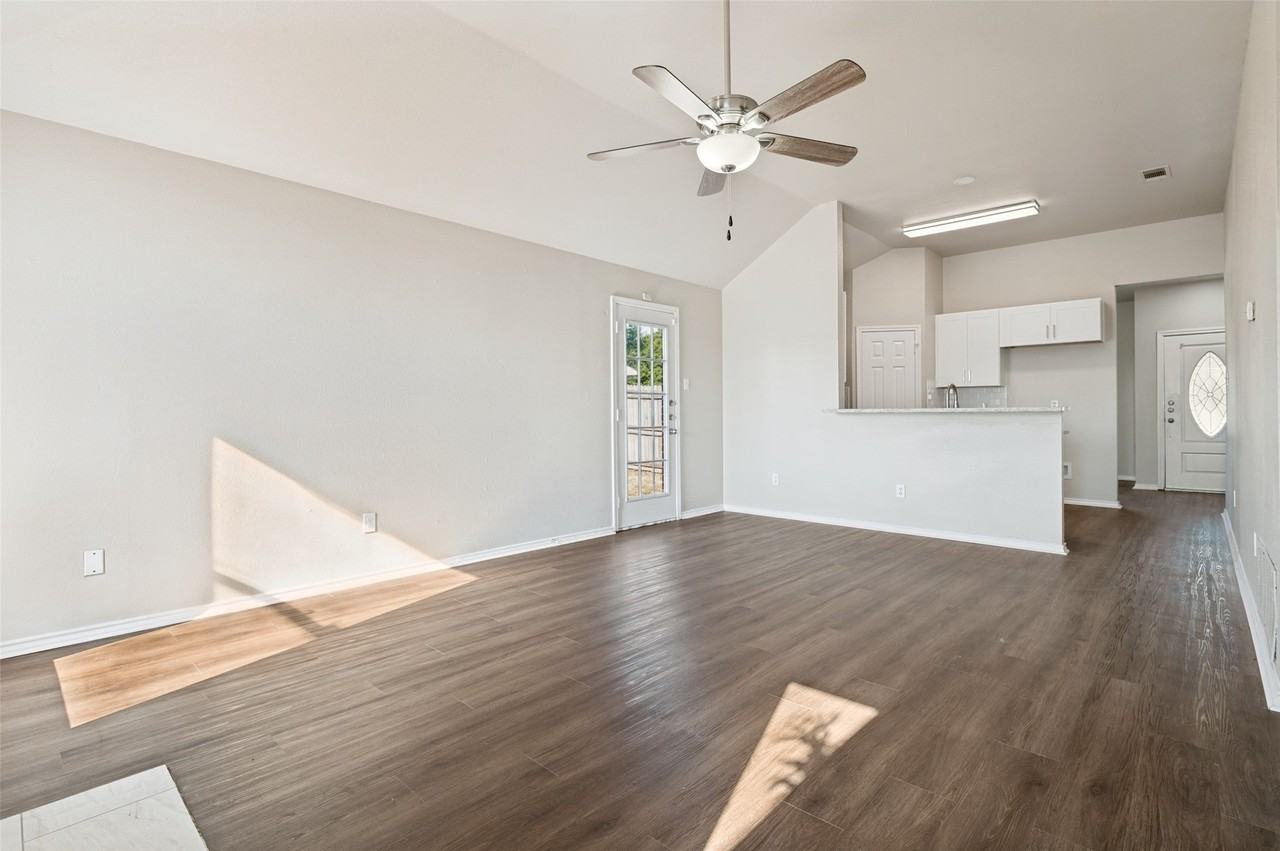 1042 Westover Dr - Photo 4 of 12