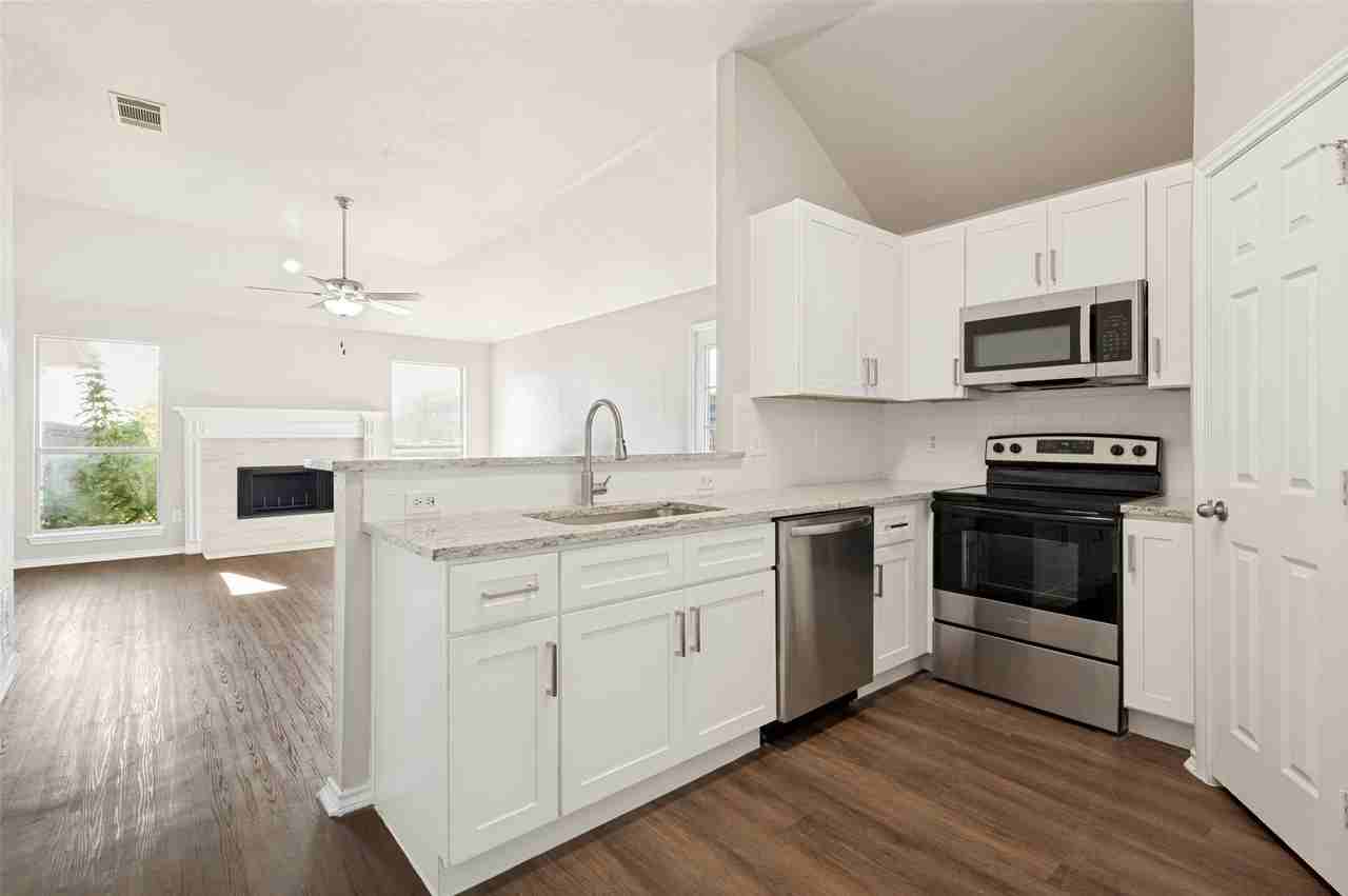 1042 Westover Dr - Photo 5 of 12