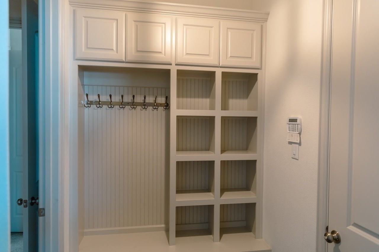 2417 Mare Rd - Photo 5 of 38
