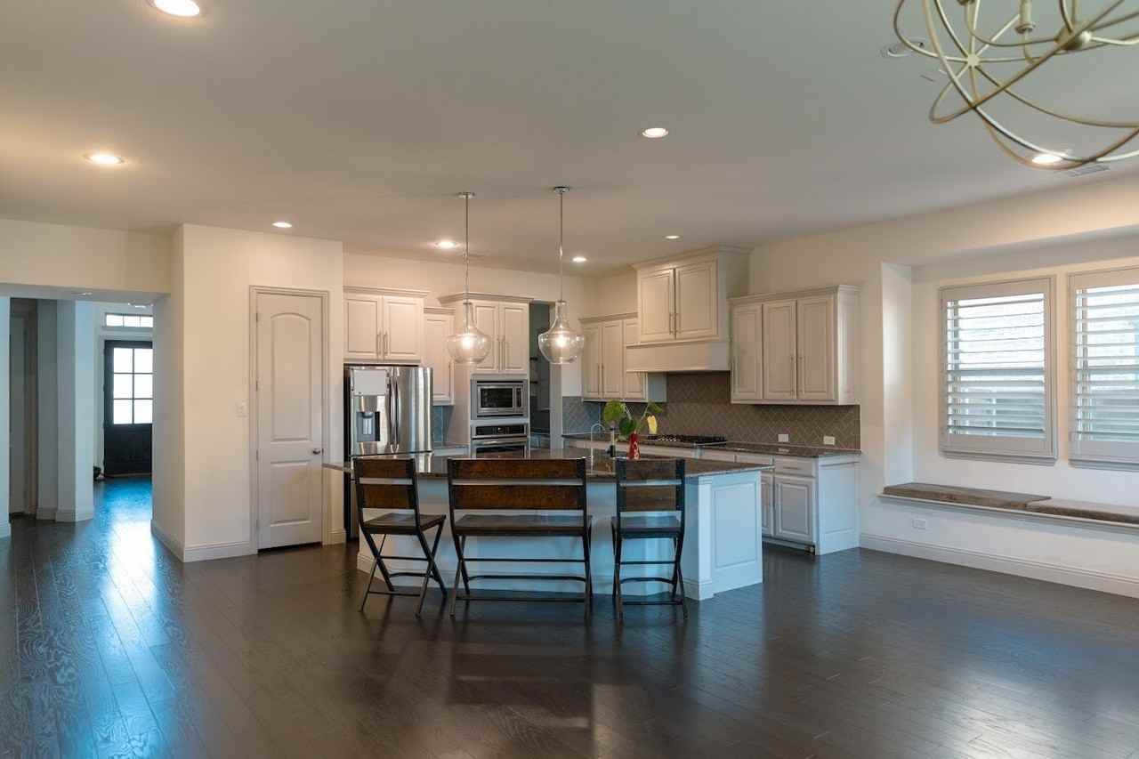 2417 Mare Rd - Photo 6 of 38