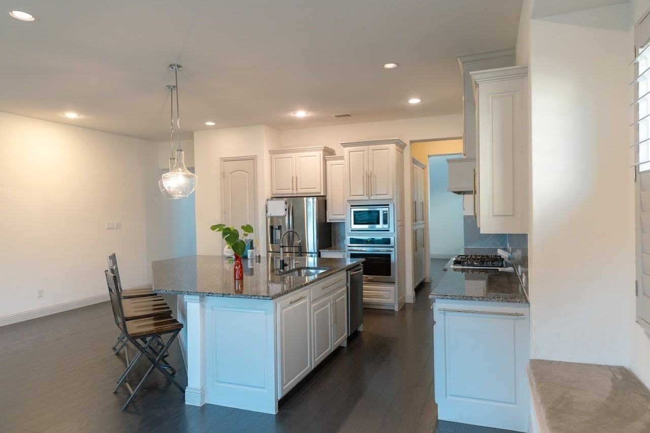 2417 Mare Rd - Photo 7 of 38