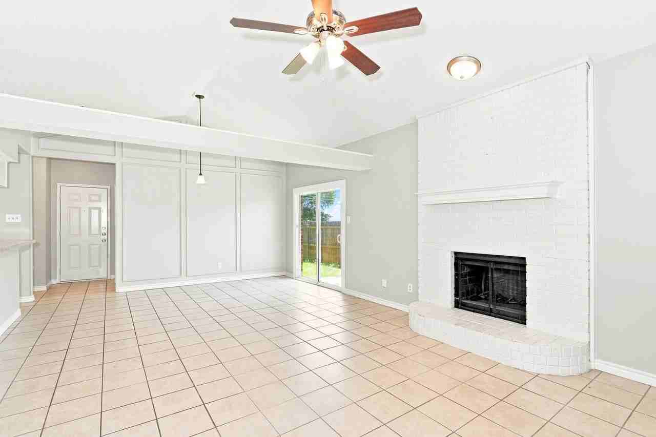 704 Monique - Photo 5 of 11