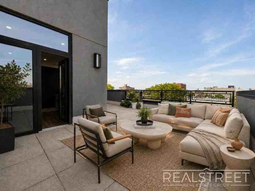 2801 Tilden Ave - Photo 3 of 8