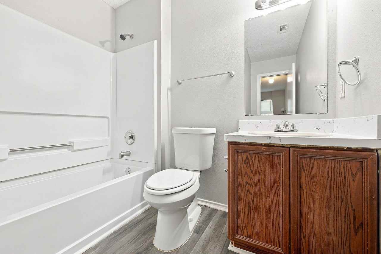 846 Trinity Ln - Photo 5 of 10