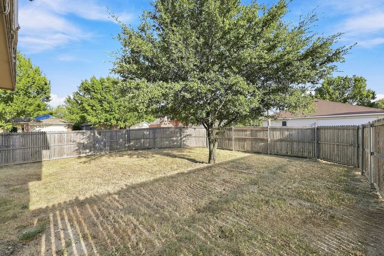 846 Trinity Ln - Photo 7 of 10