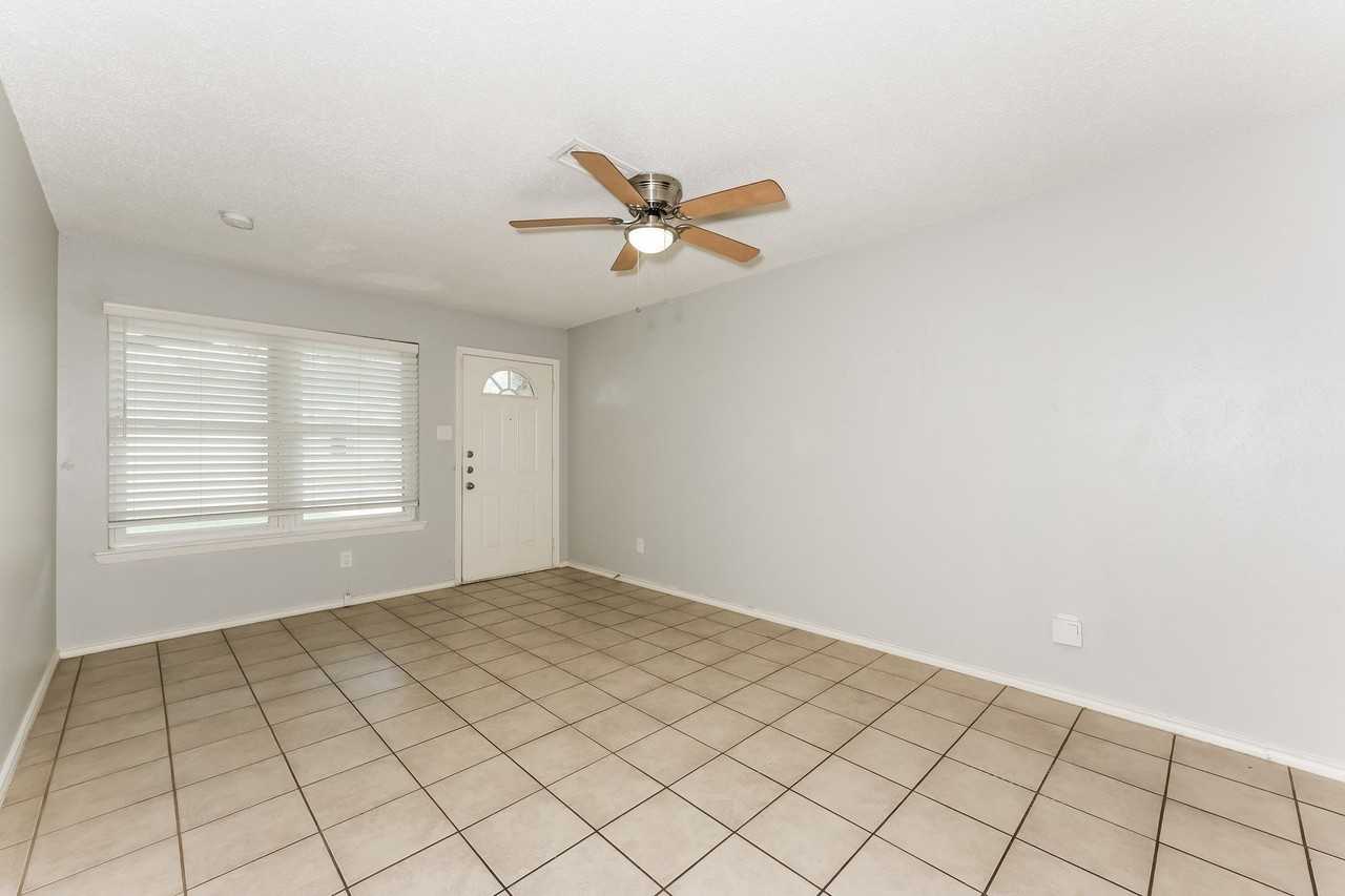 738 Lisa Ln - Photo 5 of 10