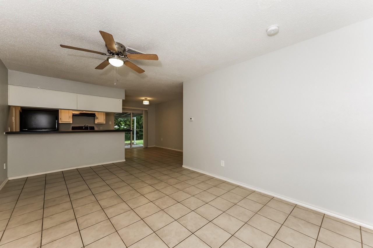 738 Lisa Ln - Photo 6 of 10