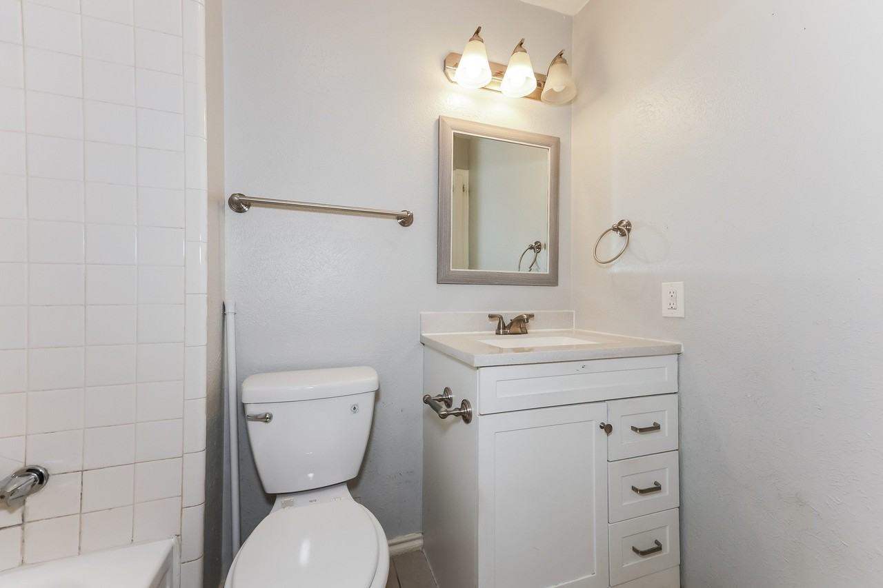 738 Lisa Ln - Photo 7 of 10