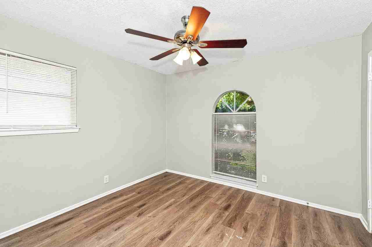 656 Sue Ann Ln - Photo 7 of 10