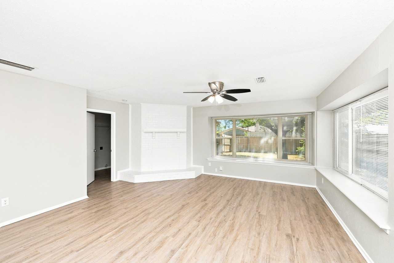 2718 Oakmont Dr - Photo 6 of 9