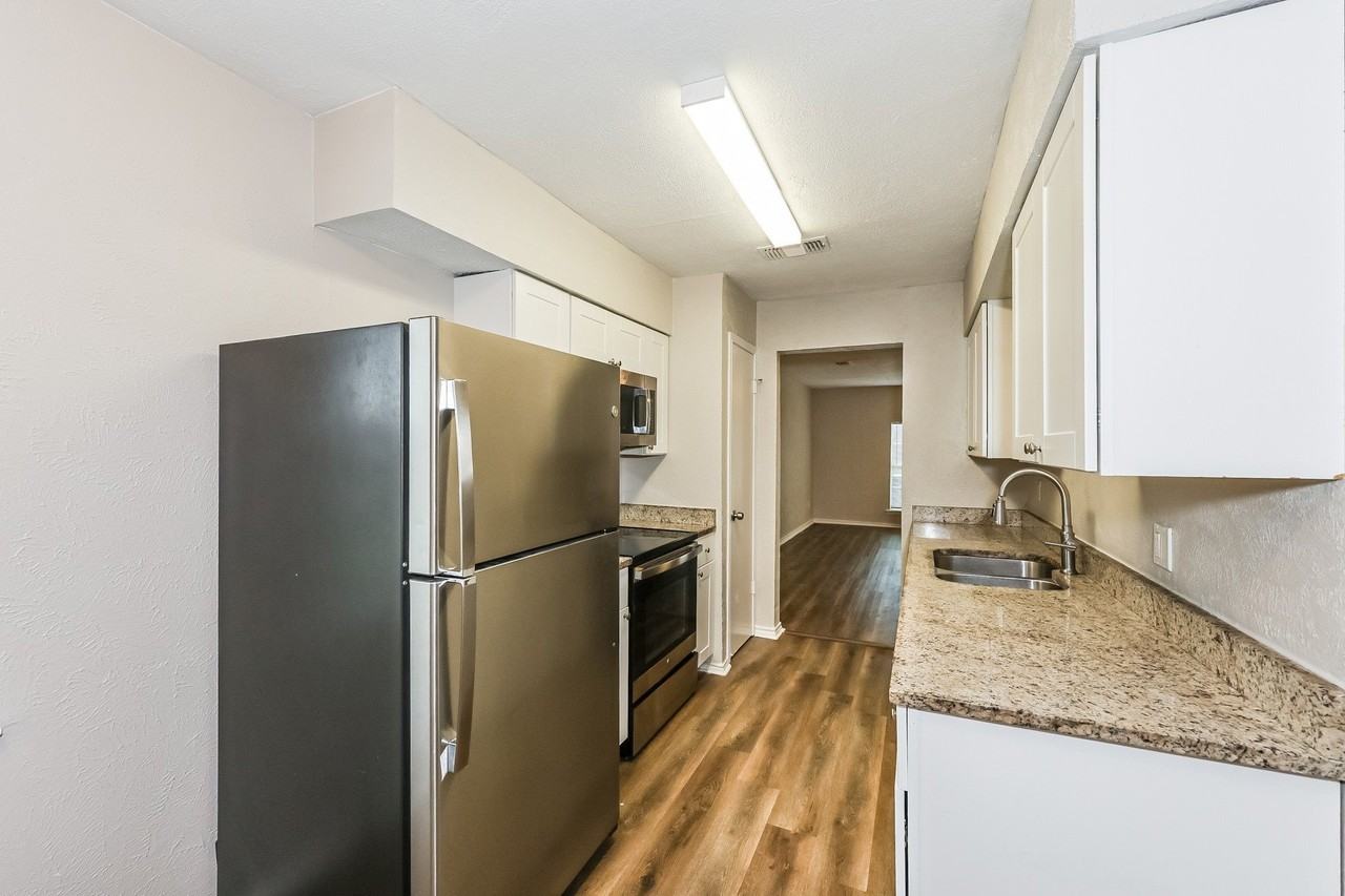 7225 Harold Walker Dr - Photo 3 of 8