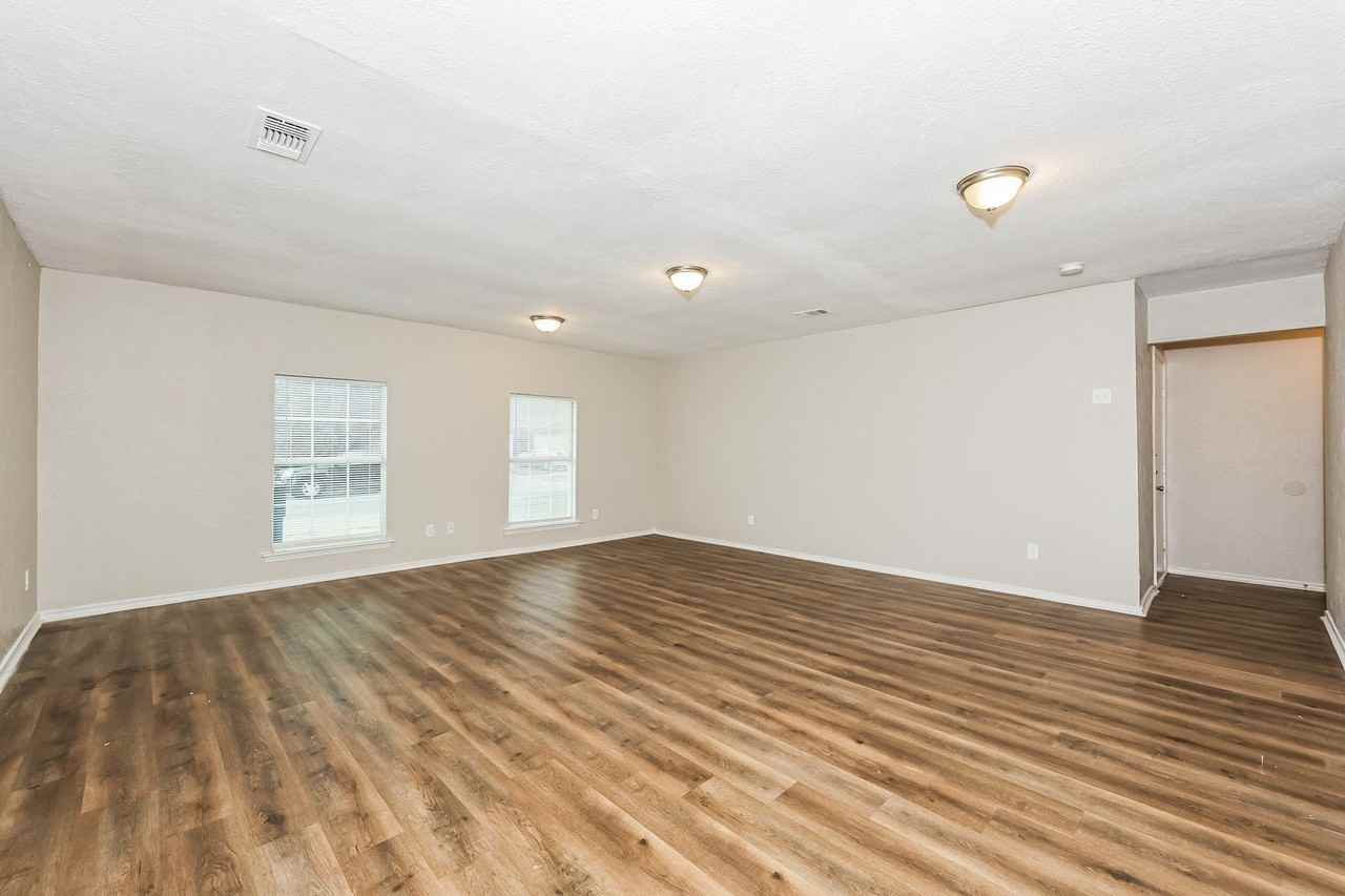 7225 Harold Walker Dr - Photo 4 of 8