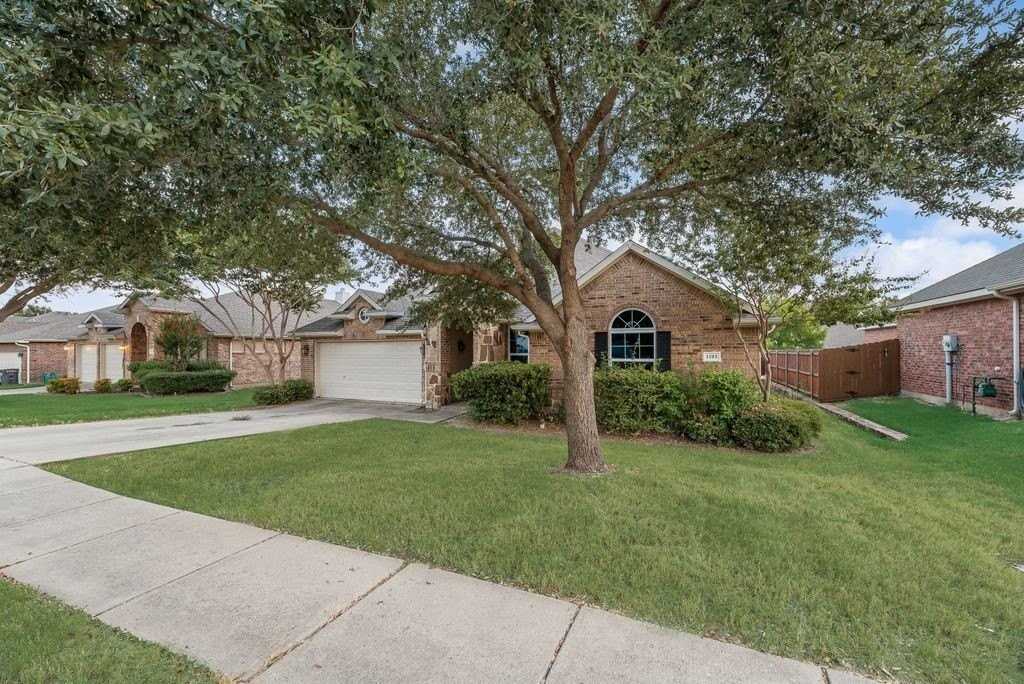 1202 Chestnut Hill Dr - Photo 4 of 32