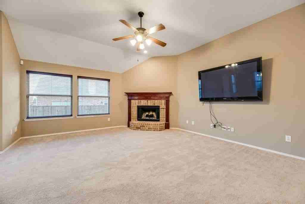 1202 Chestnut Hill Dr - Photo 6 of 32