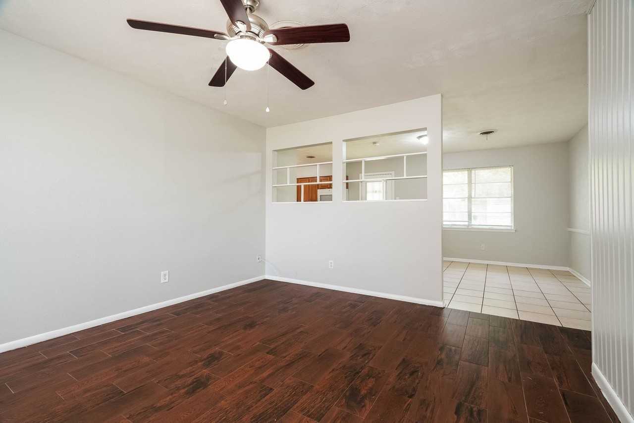 736 Treadwell Dr - Photo 5 of 8
