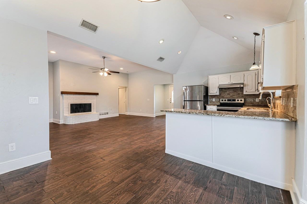 401 Kathy Ln - Photo 5 of 8
