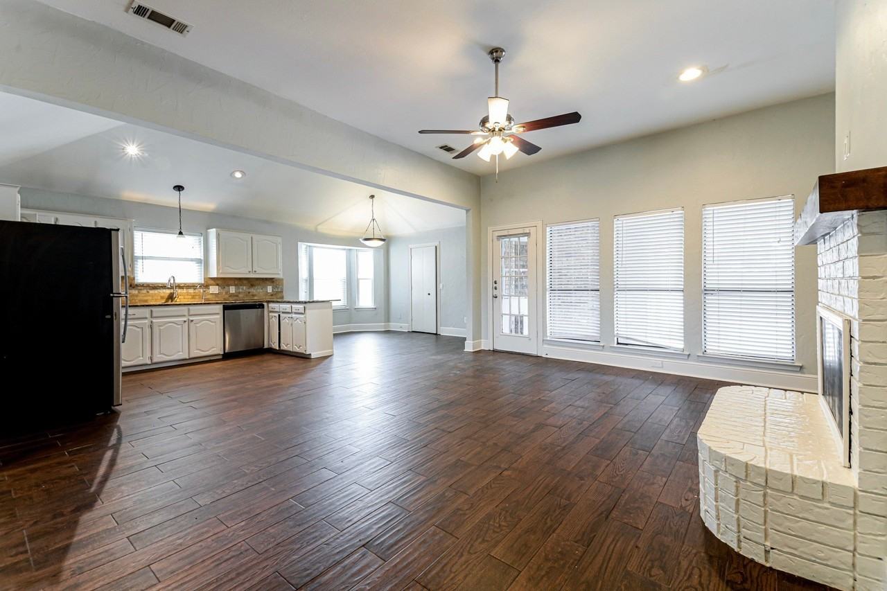 401 Kathy Ln - Photo 6 of 8