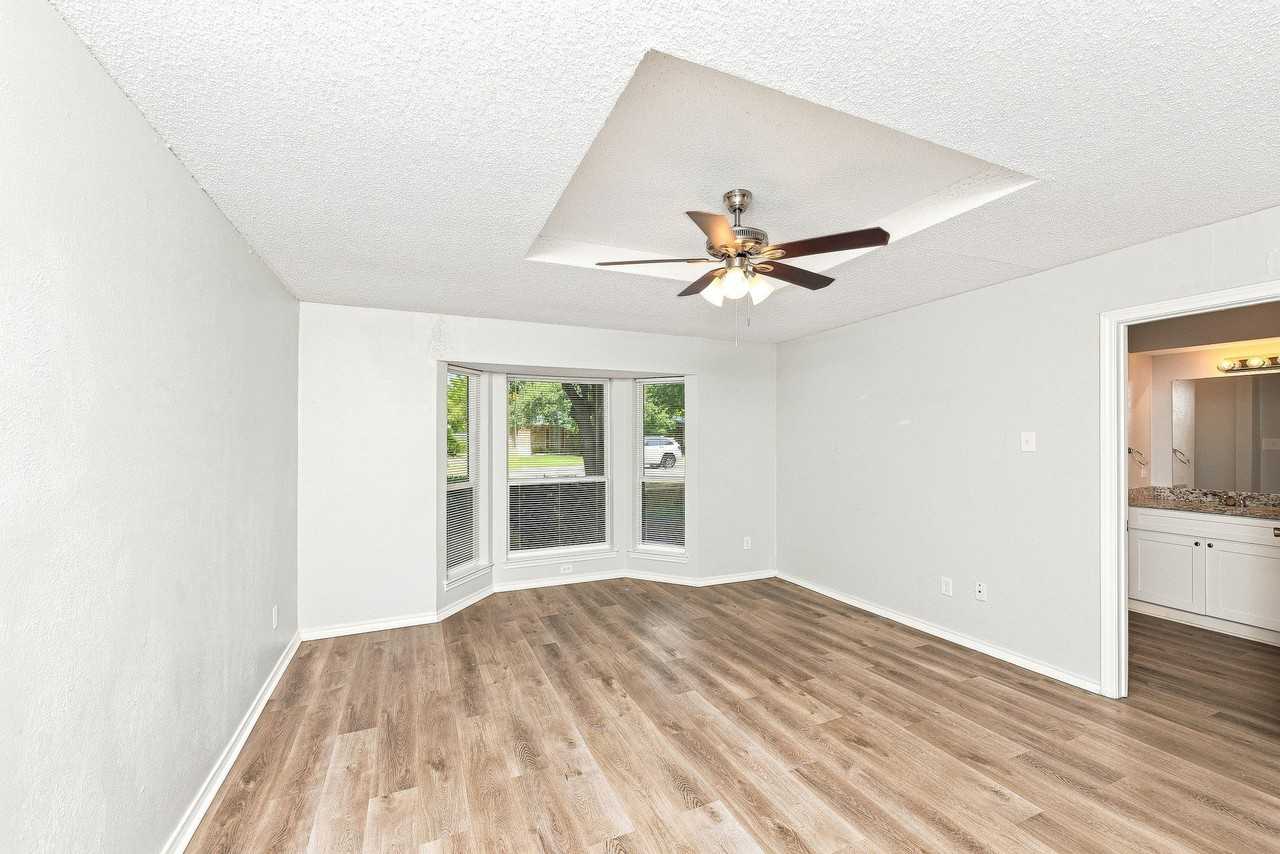 422 Ash Ln - Photo 5 of 12