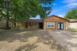 featured image of 301 Nw Suzanne Ter