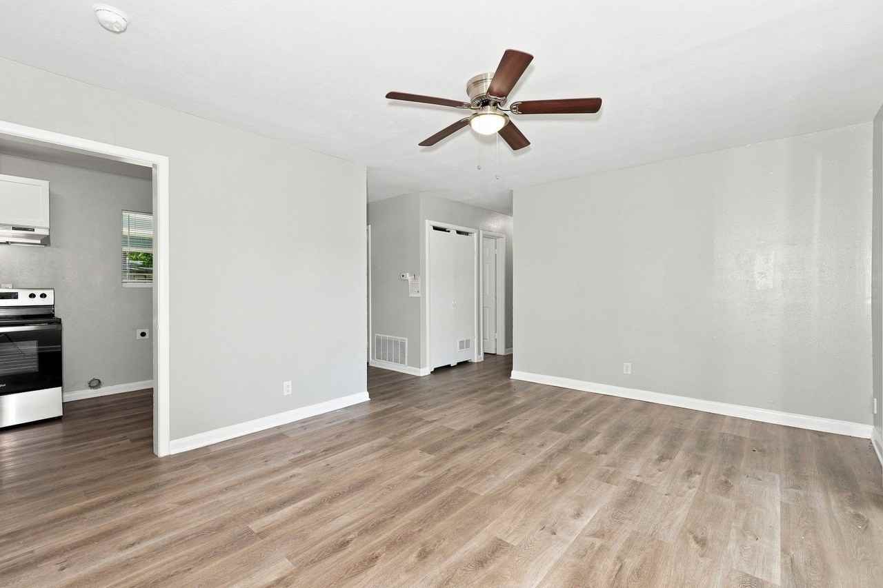 5825 Aton Ave - Photo 5 of 9