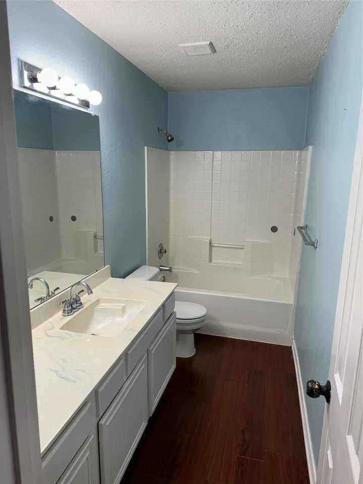 1025 Boardwalk St - Photo 7 of 16