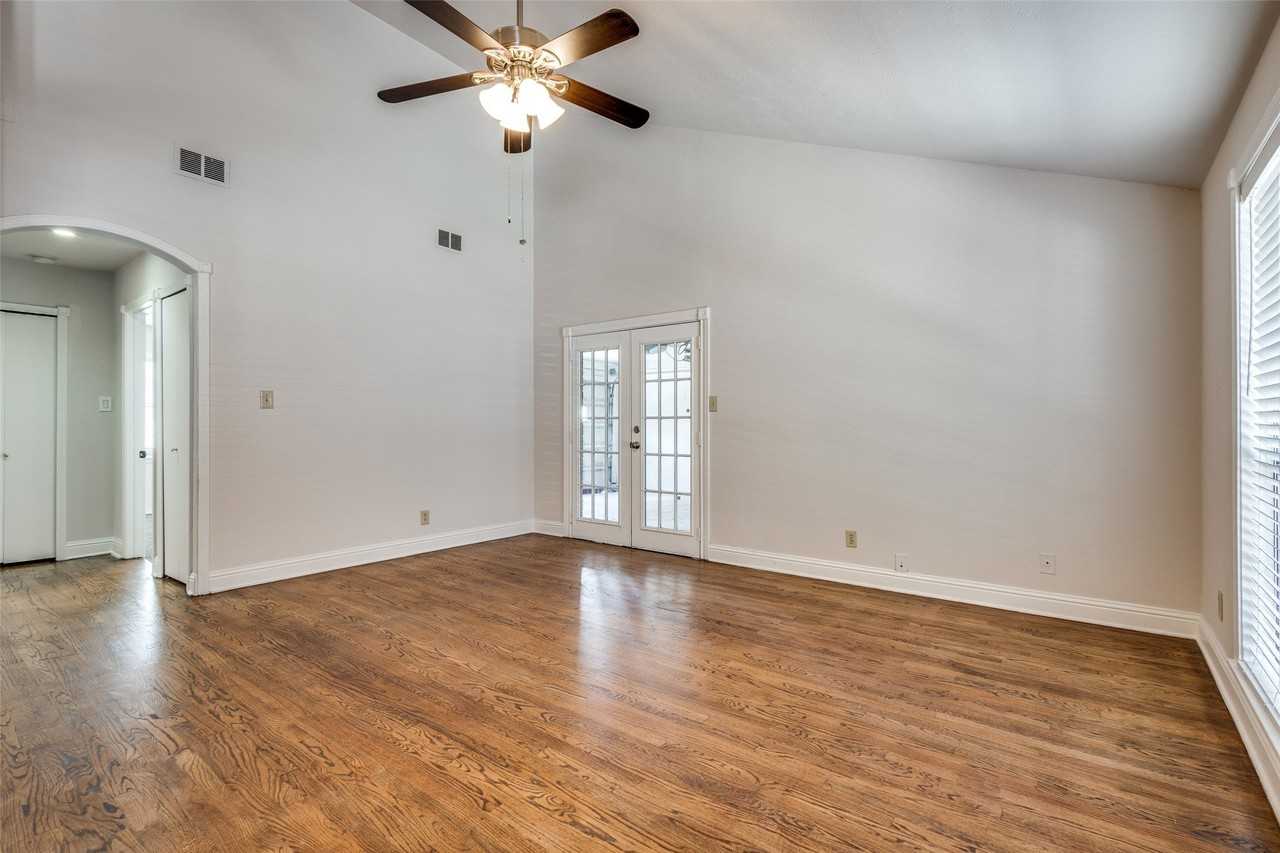 4427 Jenkins St - Photo 2 of 12