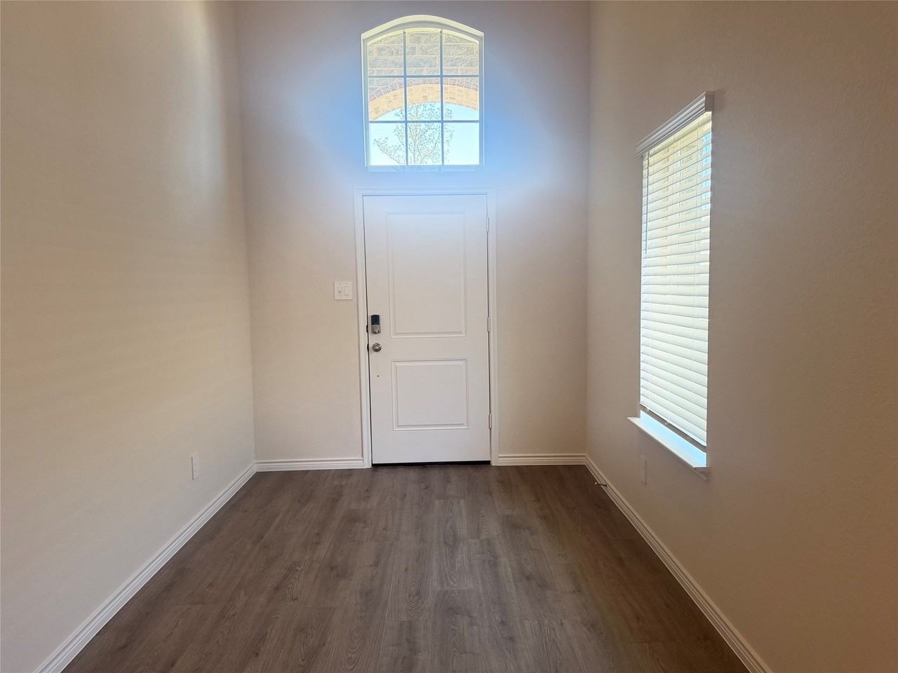 1216 Silent Peak Dr - Photo 4 of 23