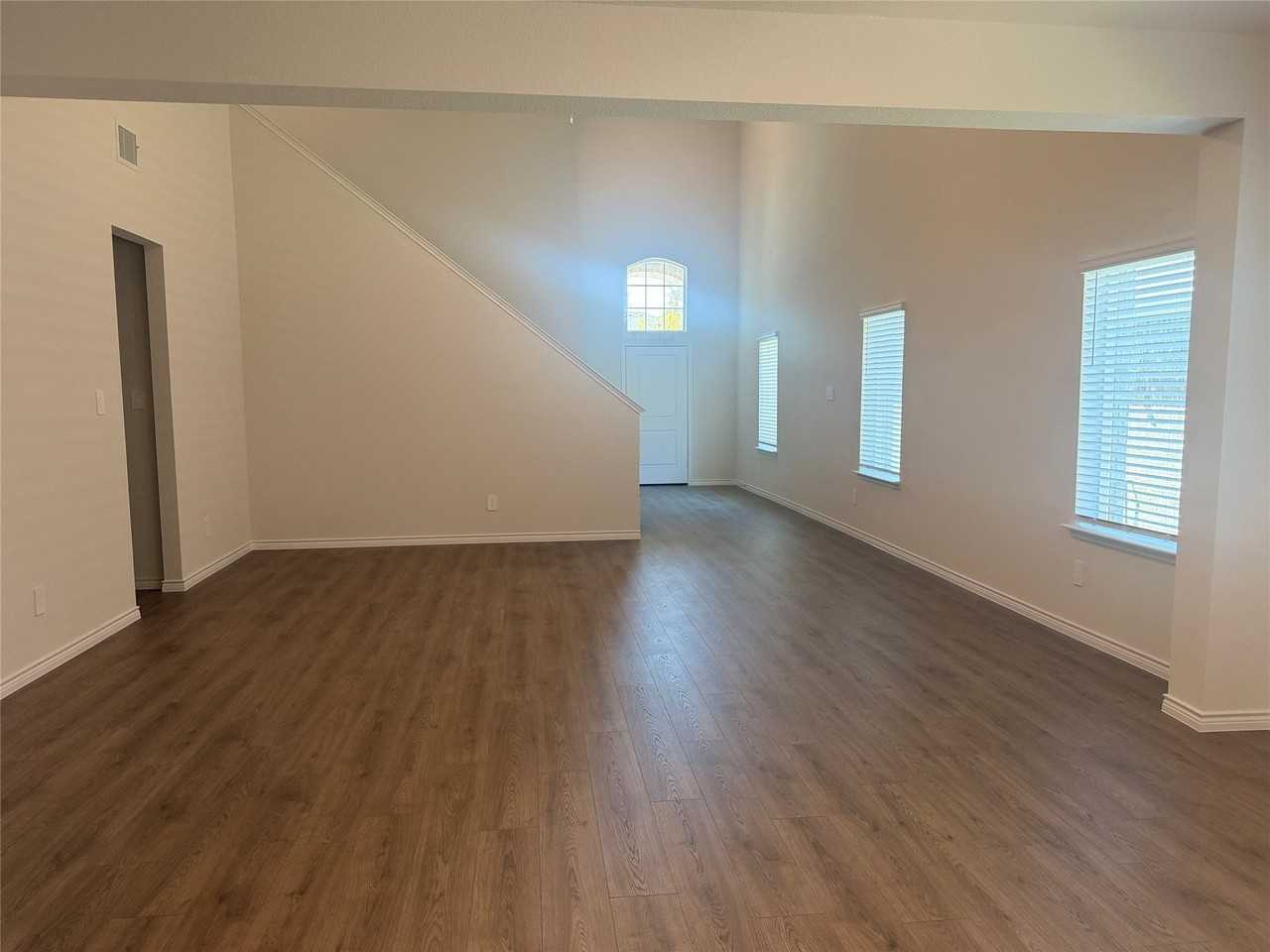 1216 Silent Peak Dr - Photo 5 of 23