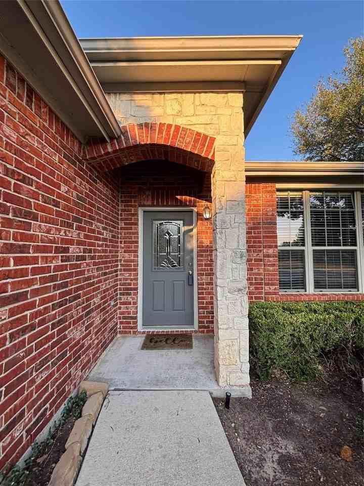 1000 Prairie Heights Dr - Photo 2 of 20