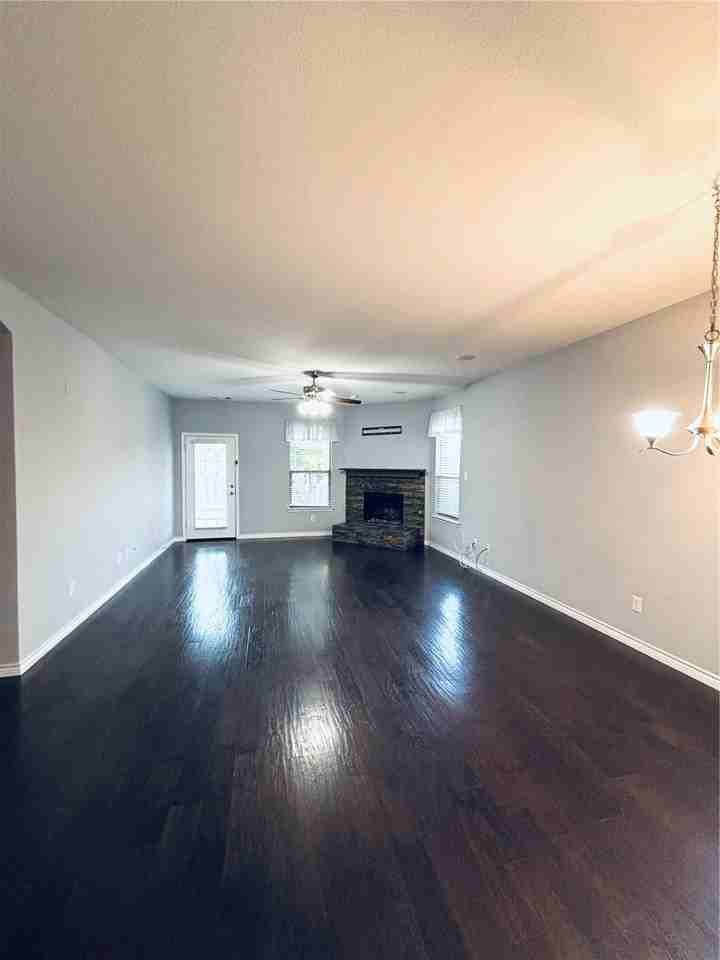 1000 Prairie Heights Dr - Photo 5 of 20