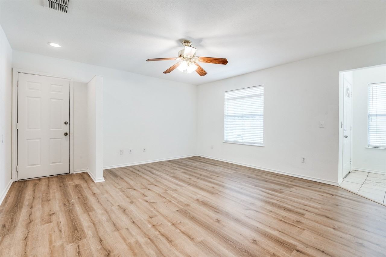 204 Gerrish St #A - Photo 2 of 12
