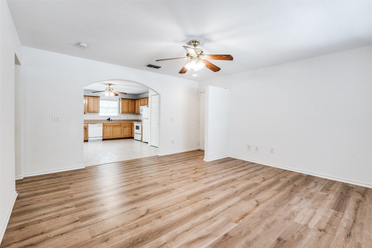 204 Gerrish St #A - Photo 3 of 12