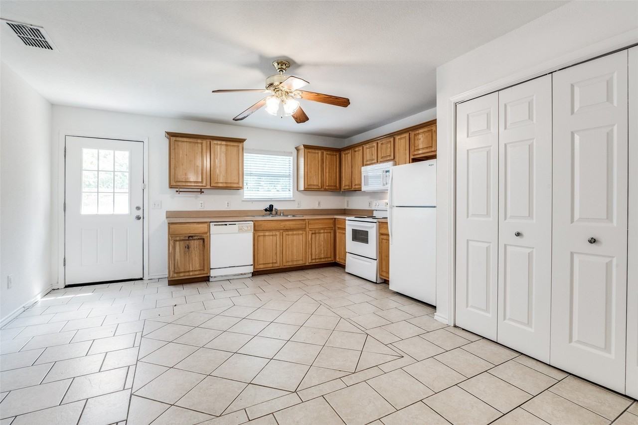 204 Gerrish St #A - Photo 5 of 12