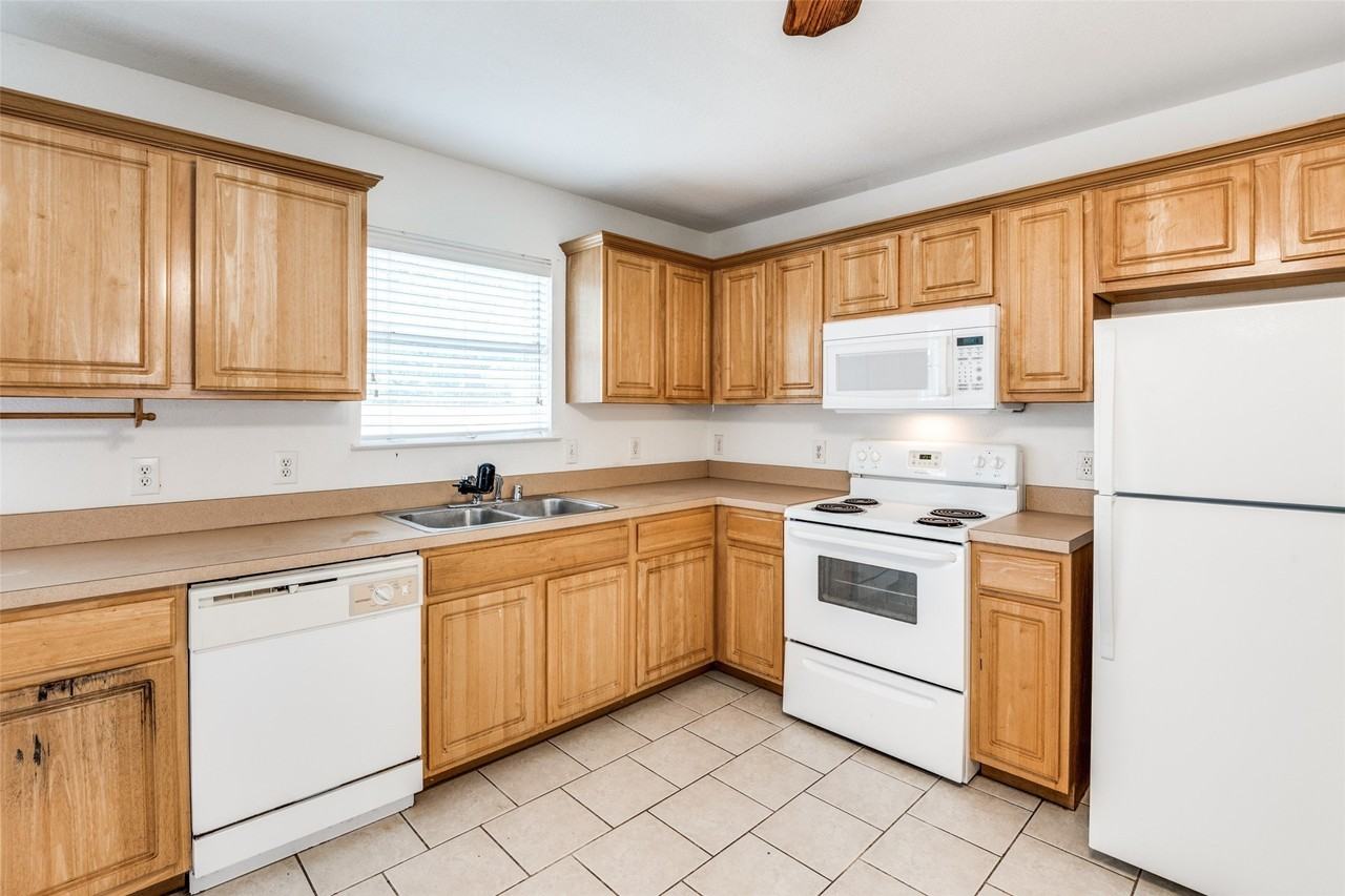 204 Gerrish St #A - Photo 7 of 12