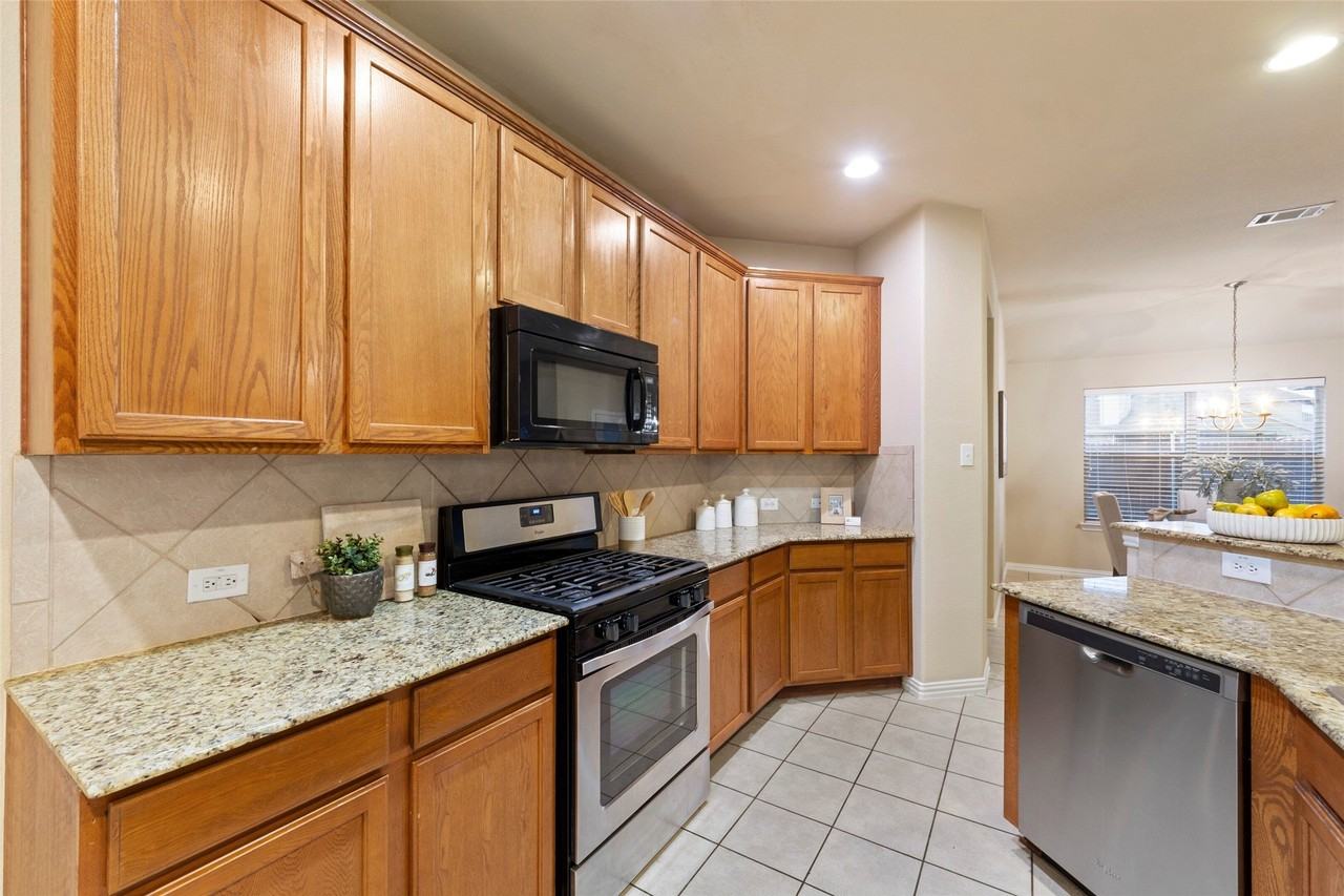 1117 Villa Paloma Blvd - Photo 4 of 39