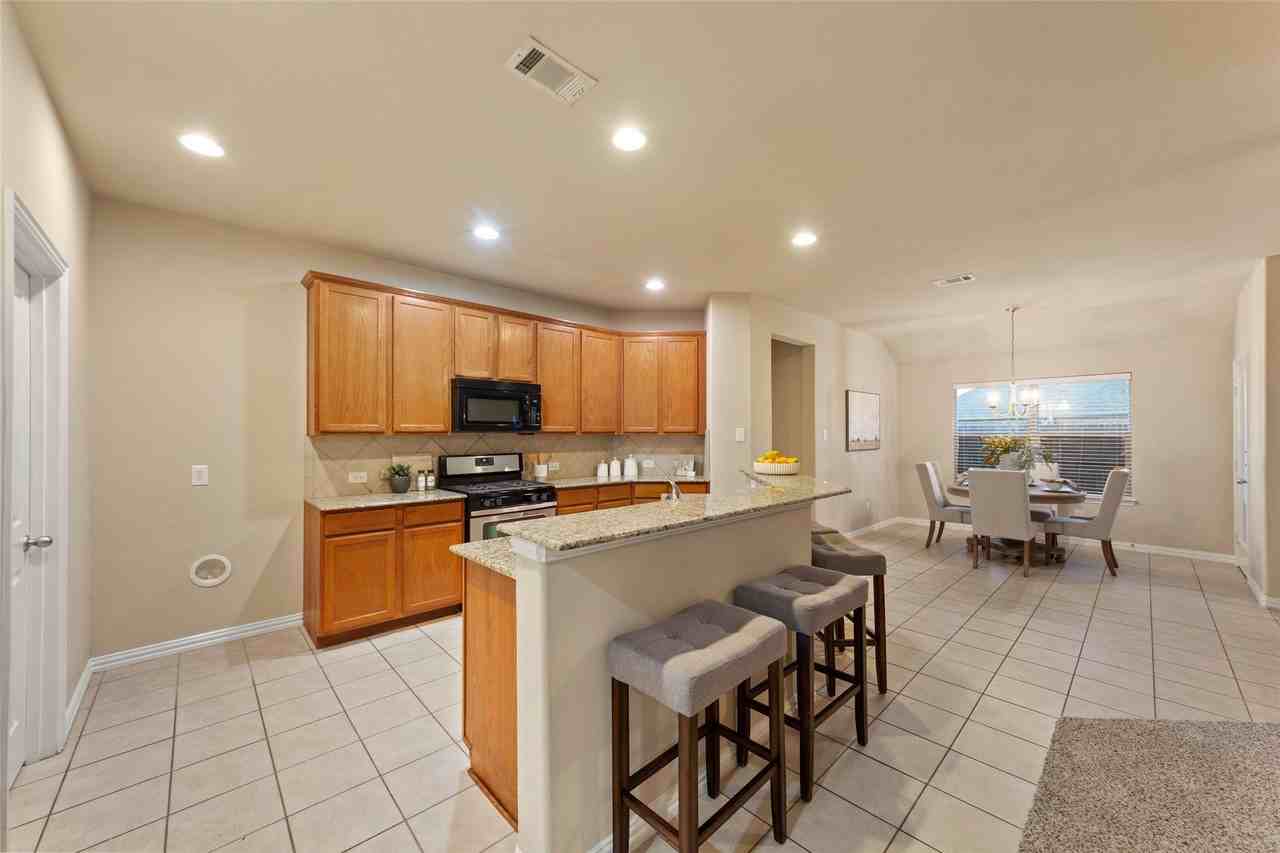 1117 Villa Paloma Blvd - Photo 7 of 39