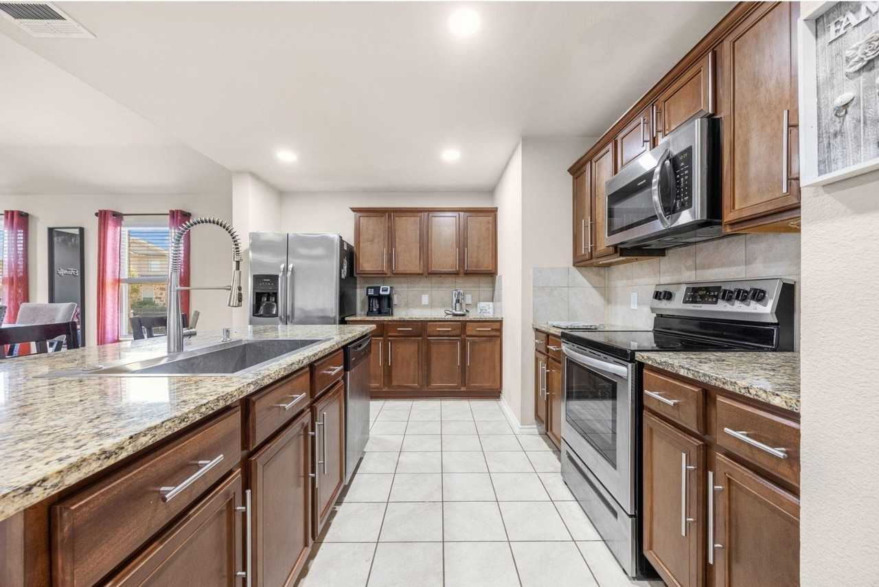 1400 Chrome St - Photo 5 of 20